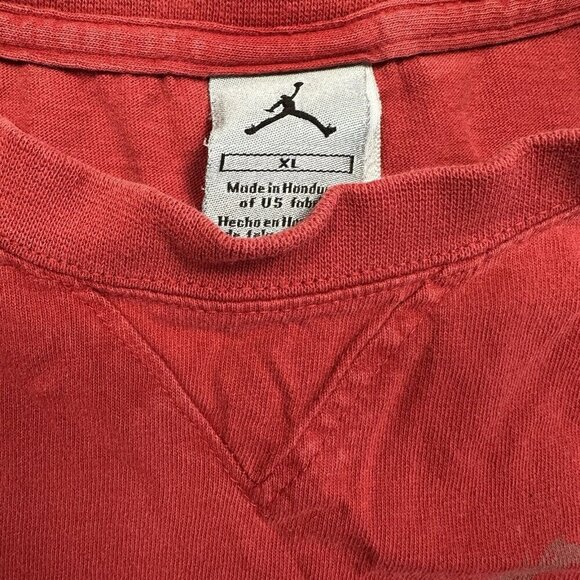 Air Jordan Shirt Mens XL Red Nike Is It The Shoes Crew Neck Short Sleeve VTG - Picture 5 of 7